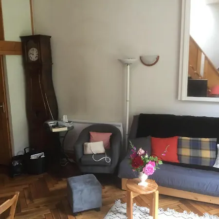 Typique,chaleureux Et Pratique Apartamento