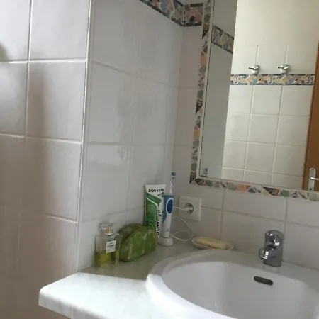 Typique,chaleureux Et Pratique Apartment