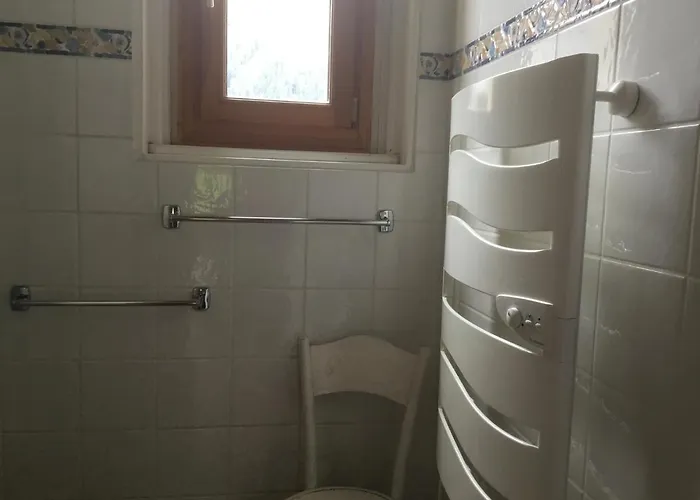 Typique,chaleureux Et Pratique Σαμονί